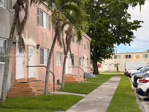 Foto del edificio - 8447 NW 4th Ave