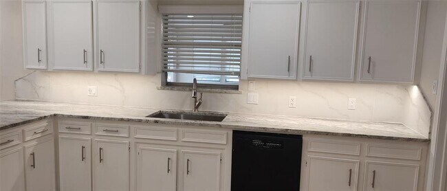 Foto del edificio - 1107 Manatee Ln