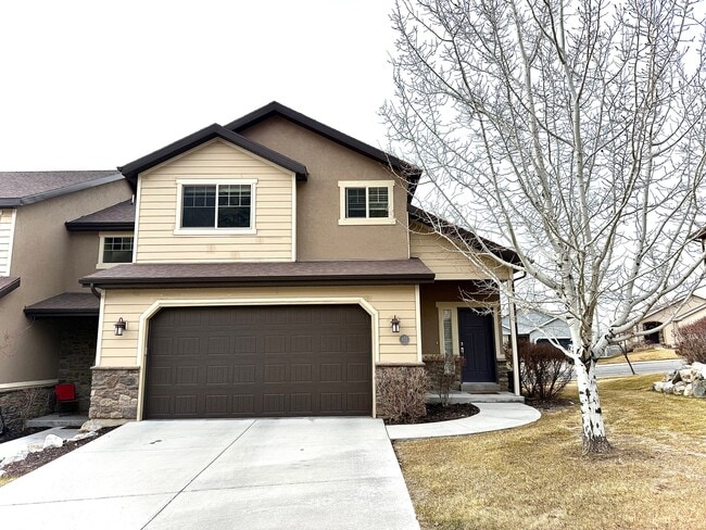 Building Photo - 822 S Aspen Wy