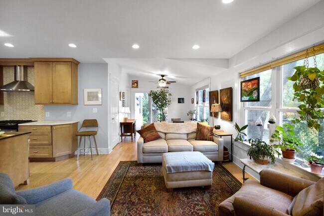 Foto del edificio - 917 N Irving St