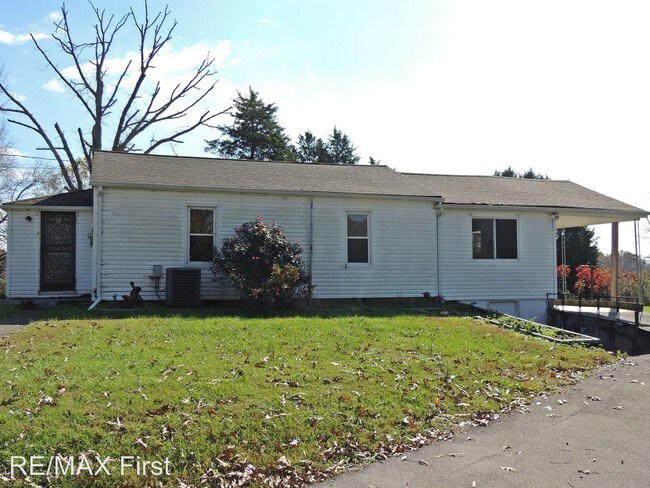 Building Photo - 2 br, 1 bath House - 3015 Samples Road