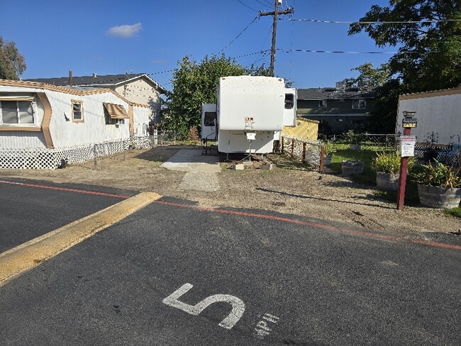 Building Photo - 2065 Atwater Blvd