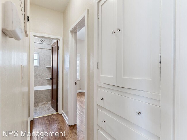 Foto del edificio - 1 br, 1 bath Apartment - 731½ East Broadwa...