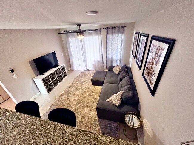 Building Photo - 94-543-543 Lumiaina St