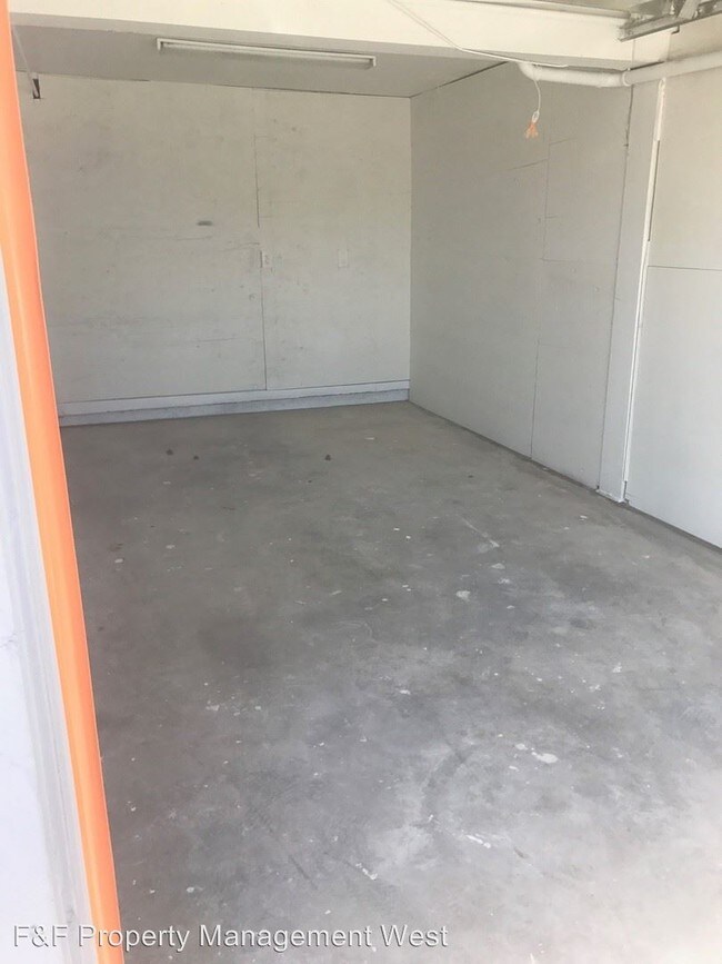 Building Photo - 1102 30th St