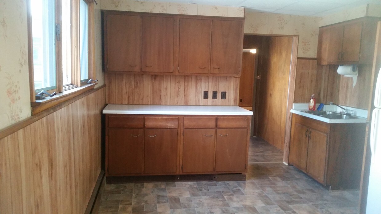 kitchen - 35 Whinfield St