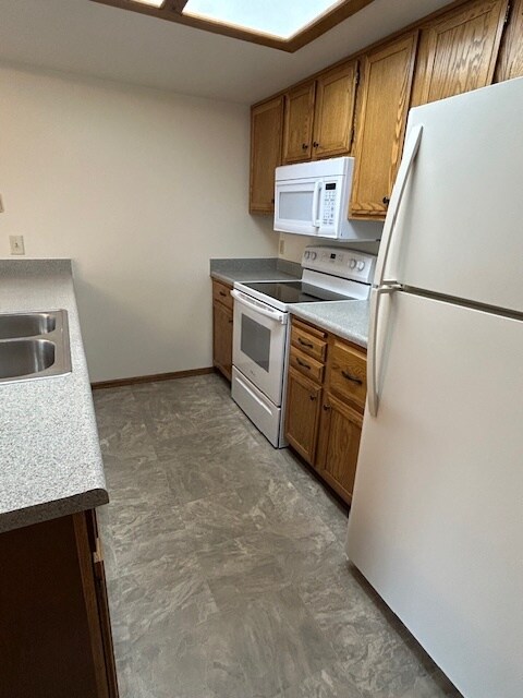 Foto del edificio - 403 Forest Edge Ln