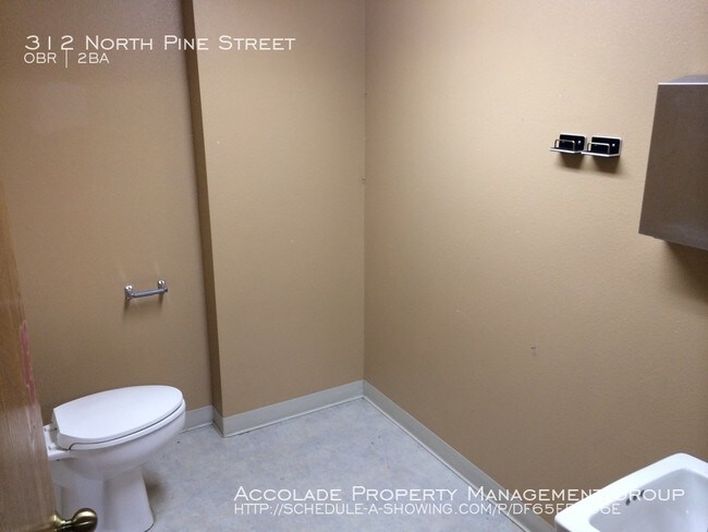 Building Photo - Downtown Commercial Space for Rent