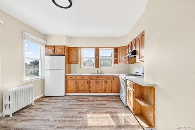 Building Photo - 270 Sickles Ave