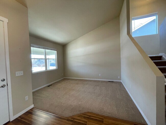 Building Photo - 525 Andrew Dr