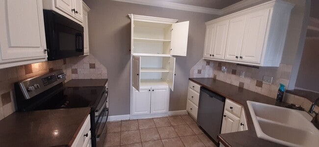 Building Photo - 327 Austin Creek Dr