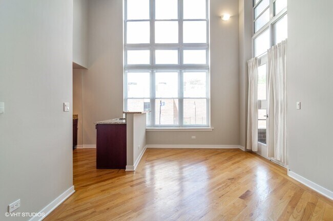 Foto del edificio - 3611 W Montrose Ave
