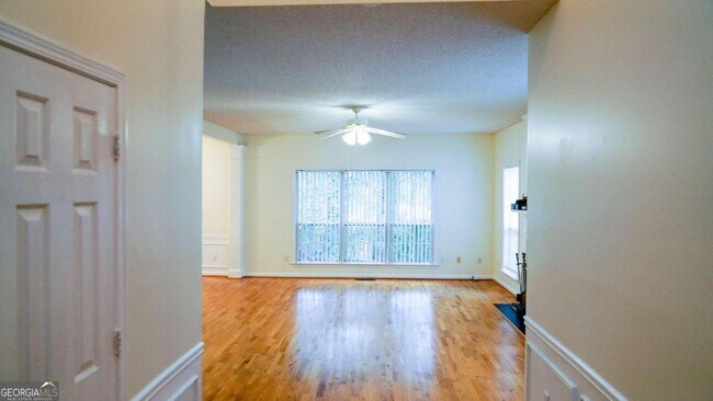 Building Photo - 430 Bottesford Dr NW