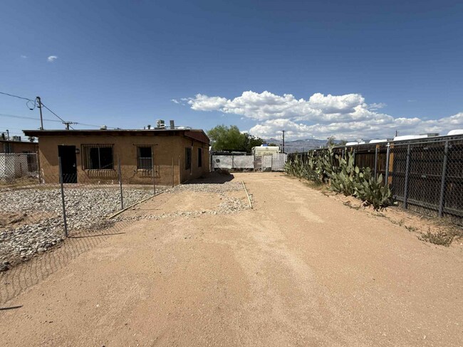 Foto del edificio - 5709 E 26th St