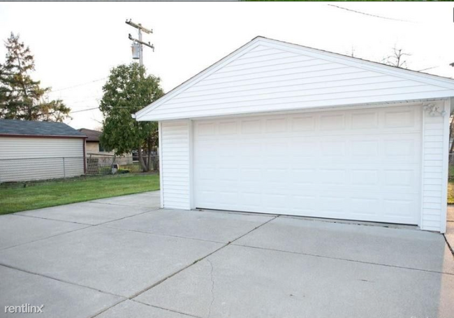 Building Photo - 3 br, 2.5 bath House - 14255 Cavell St