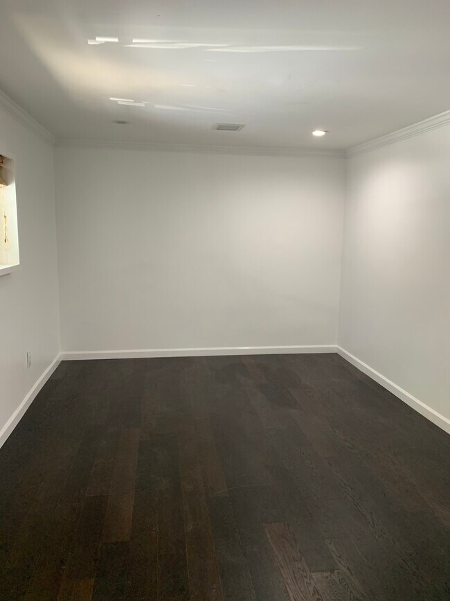 Foto del edificio - 927 Indiana Ave