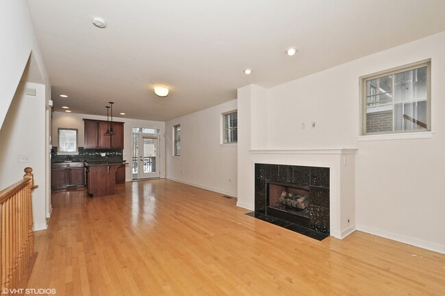 Building Photo - 2321 S Wabash Ave