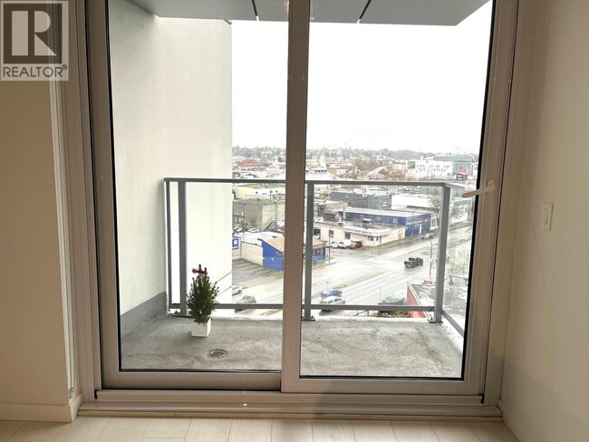 Photo du bâtiment - 180 E 2nd Ave