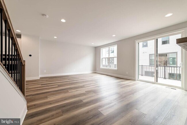 Building Photo - 6227 Almerico Pl