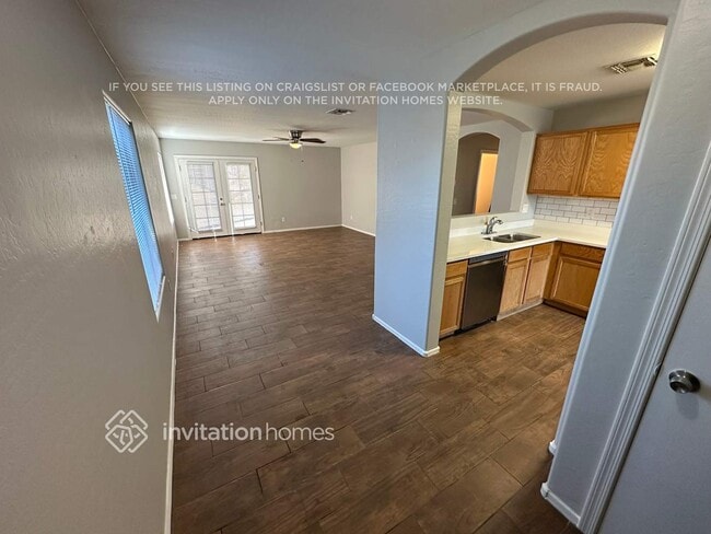 Building Photo - 2430 W Darrel Rd