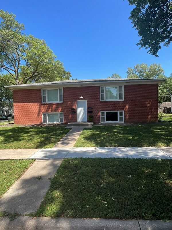 Primary Photo - 1100 S 25th St