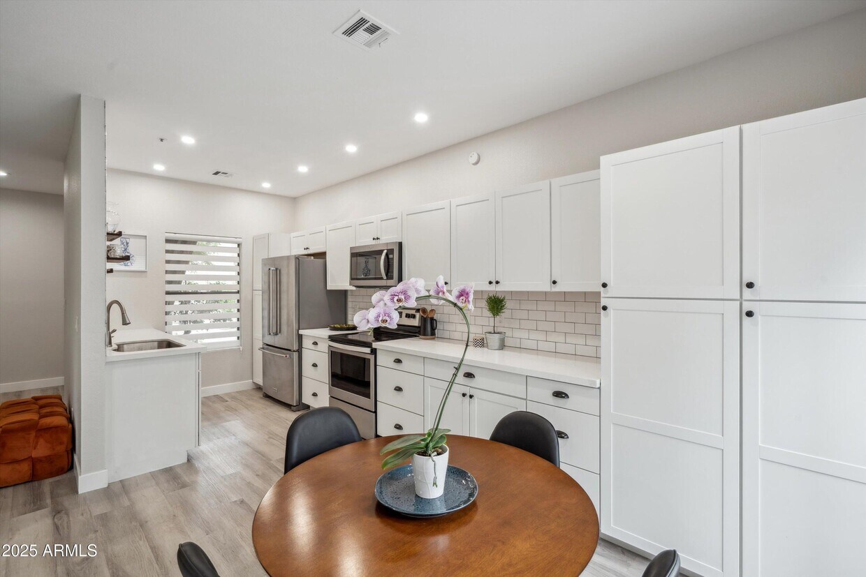 Foto principal - 9600 N 96th St
