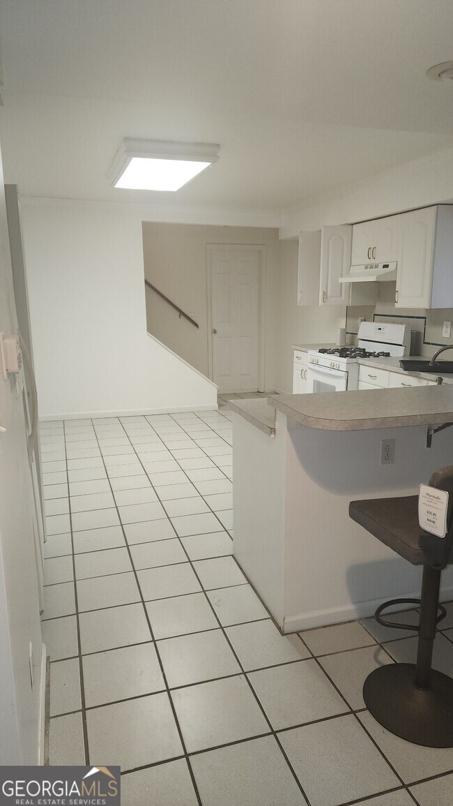 Foto del edificio - 1383 Lilburn Stone Mountain Rd