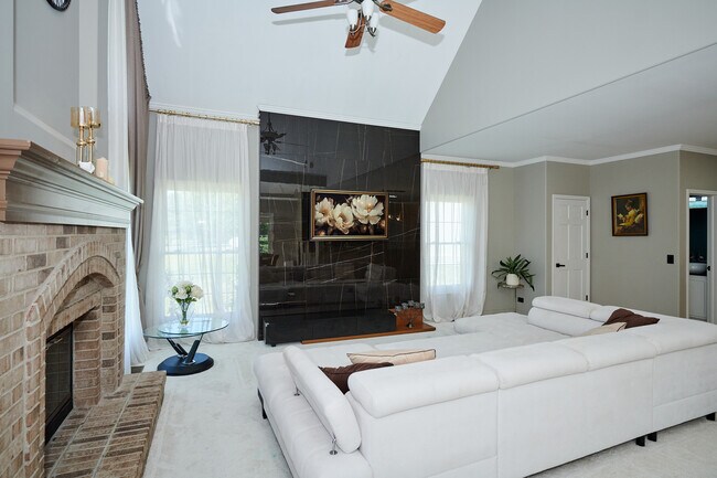 Foto del edificio - 26300 W Chatham Dr