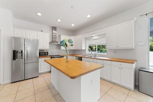 Building Photo - 2663 Oakbrook Dr