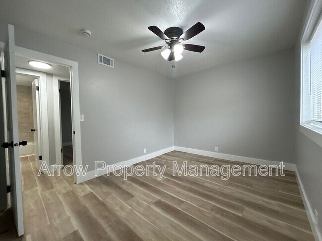 Building Photo - 1010 N 16th St