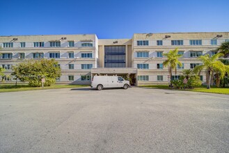 Building Photo - 14840 Naranja Lakes Blvd