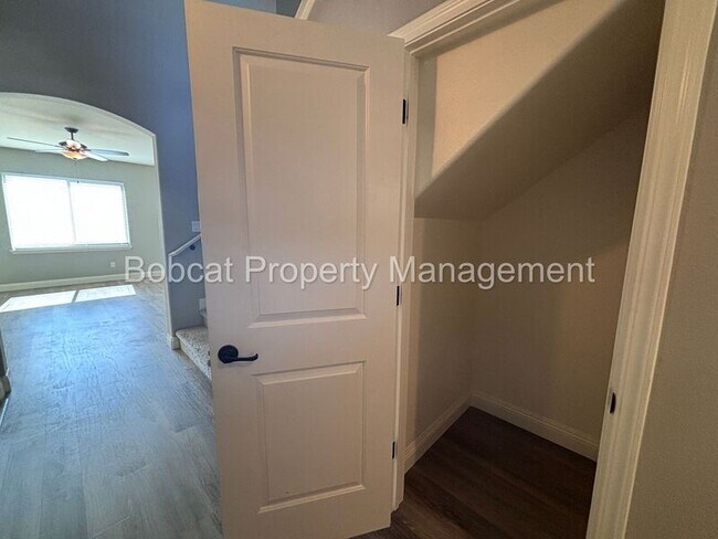 Foto del edificio - 1213 Correlli Ct