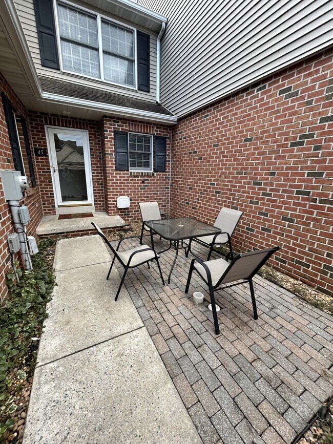 Foto del edificio - 45 Spring Hill Ln