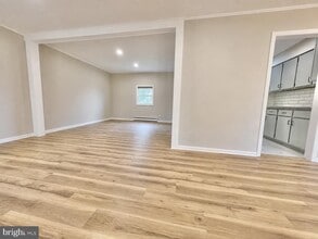 Building Photo - 226 Elwyn Ave