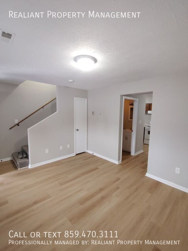 Building Photo - 31 Hurley St