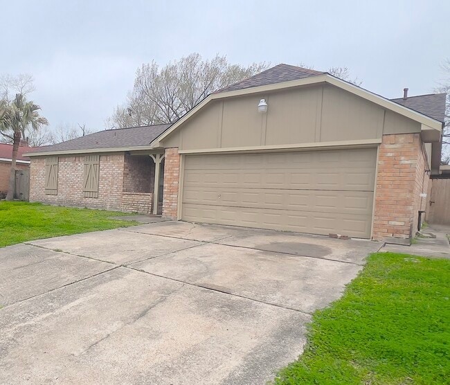 Building Photo - 430 Breeze Park Dr