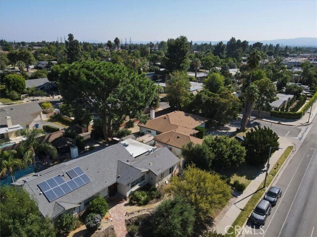 Building Photo - 10512 Reseda Blvd