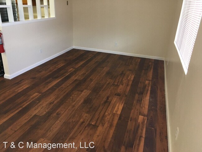 Foto del edificio - 1800 Carlisle Blvd NE