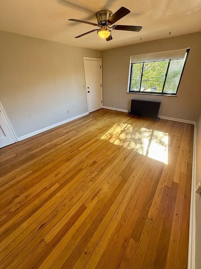 Foto del edificio - 524 Riddle Crest Ln