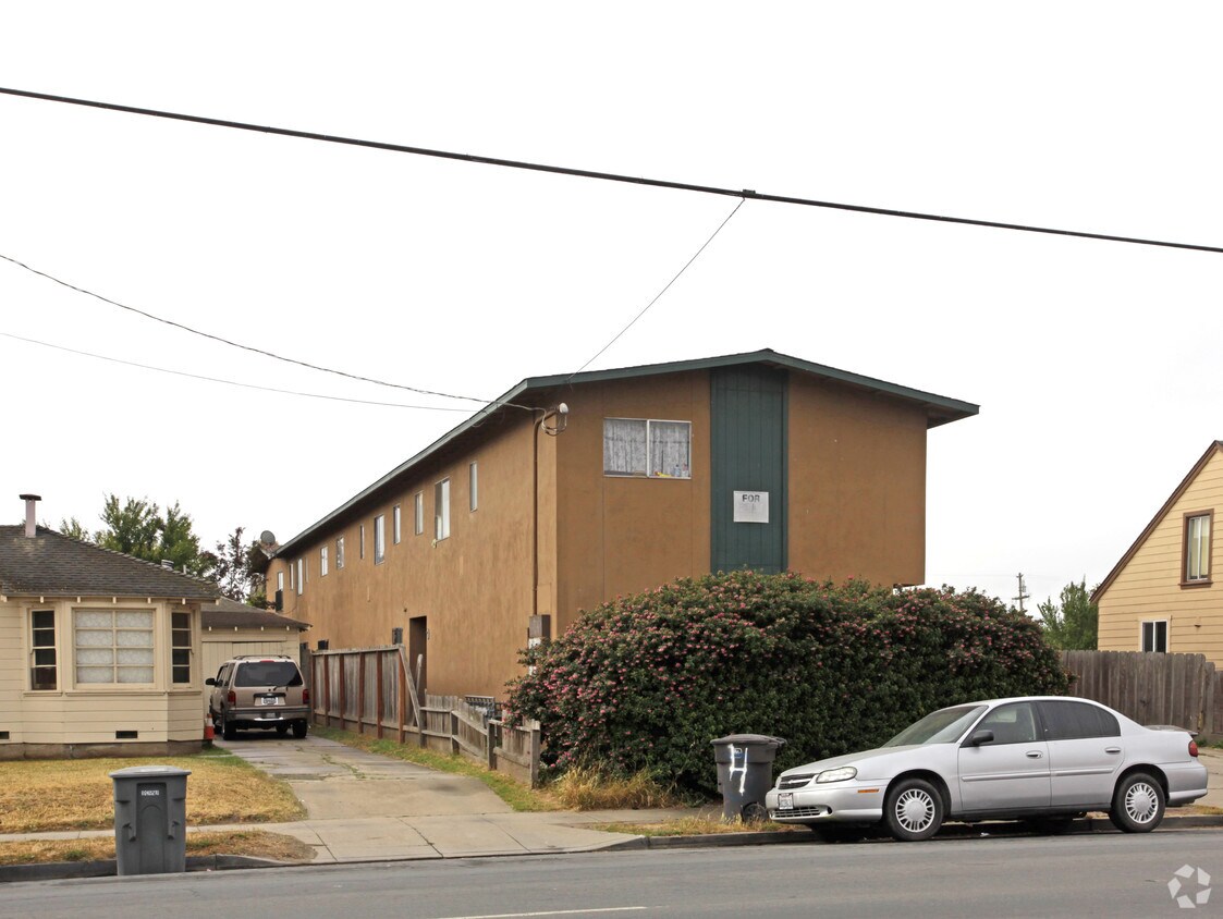 Primary Photo - 256 Williams Rd