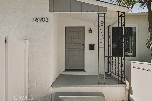 Foto del edificio - 16903 Freeman Ave
