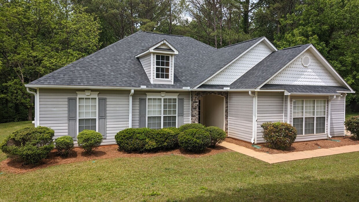 Foto principal - 105 Foxdale Dr