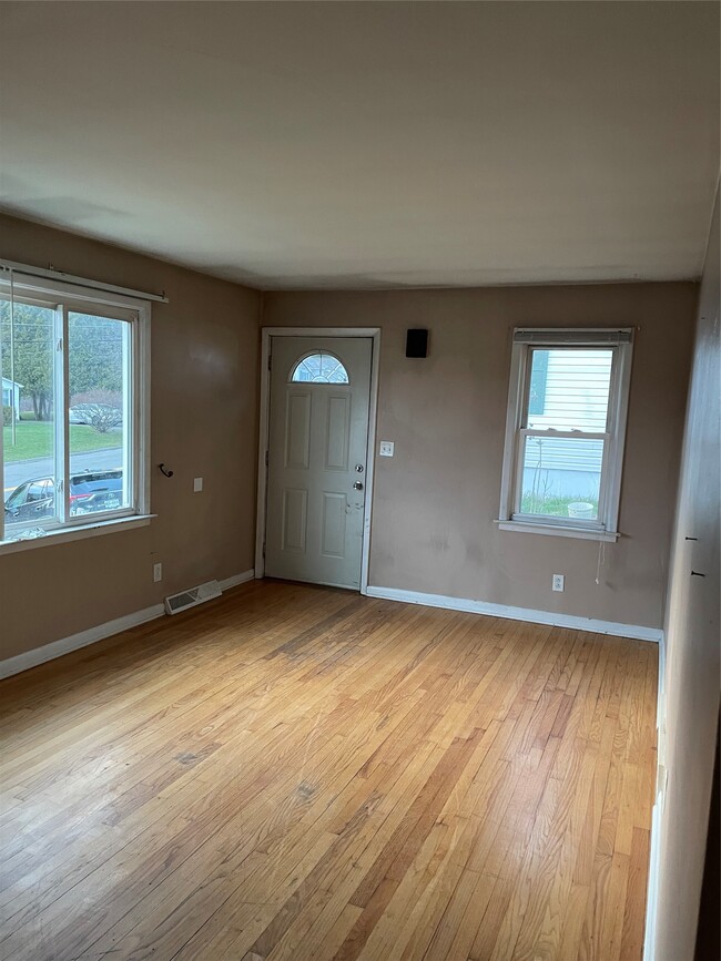 Building Photo - 310 Boswell Hill Rd