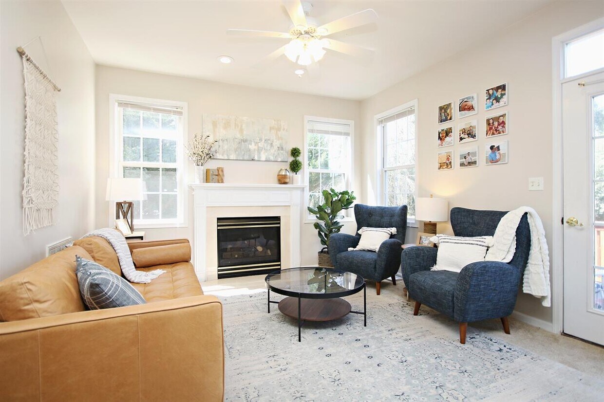 Primary Photo - 3205 S Chesterfield Ct