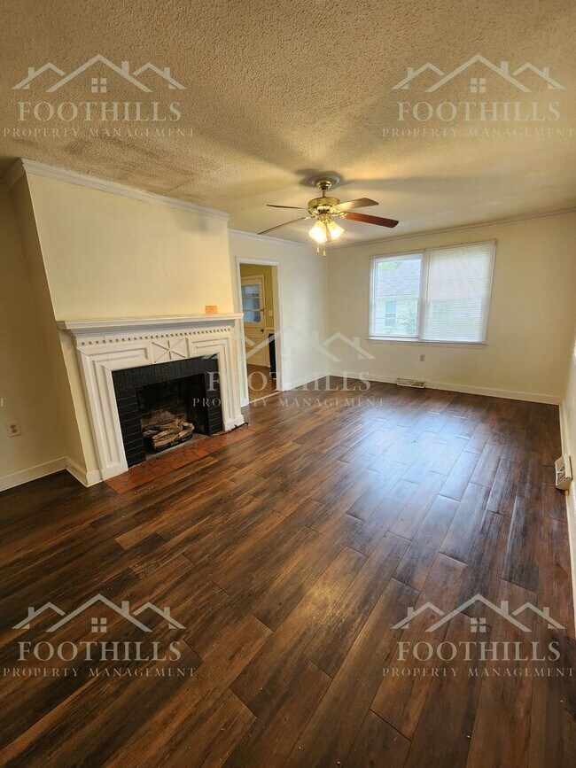 Foto del edificio - Spacious 3-Bedroom Near Anderson Universit...