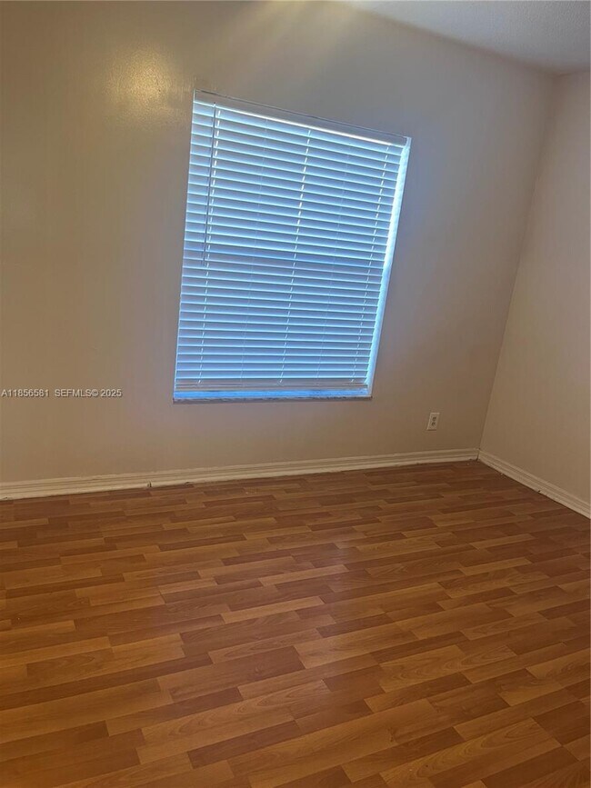 Foto del edificio - 2731 NW 13th Ct