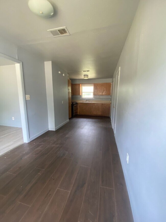 Foto del edificio - 3BEDROOM HOME IN NORTHGATE NEIGHBORHOOD