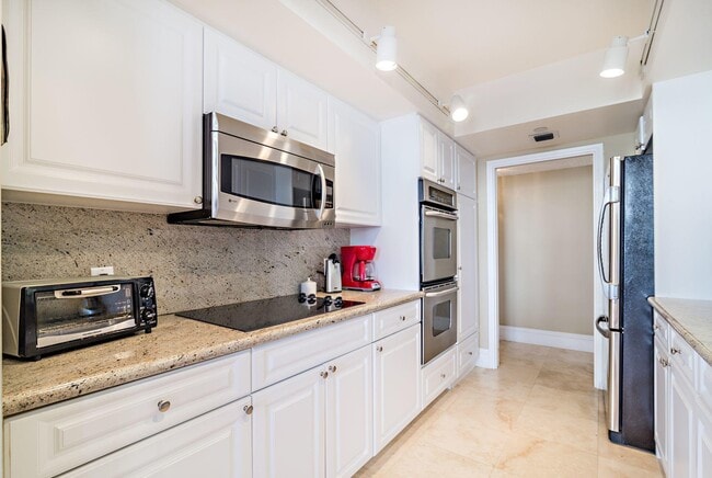 Building Photo - 4000 N Ocean Dr