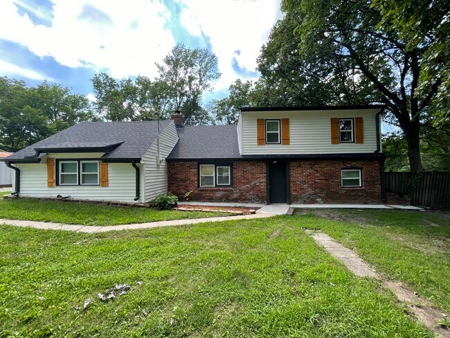 Foto del edificio - 7838 James a Reed Rd