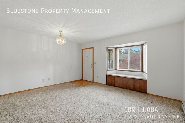 Photo - 7123 SE Powell Blvd Apartment